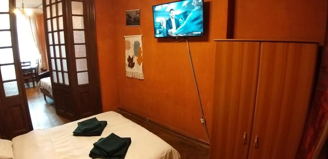 Apartament Domum Unirea, Across The Street Of Old Center *