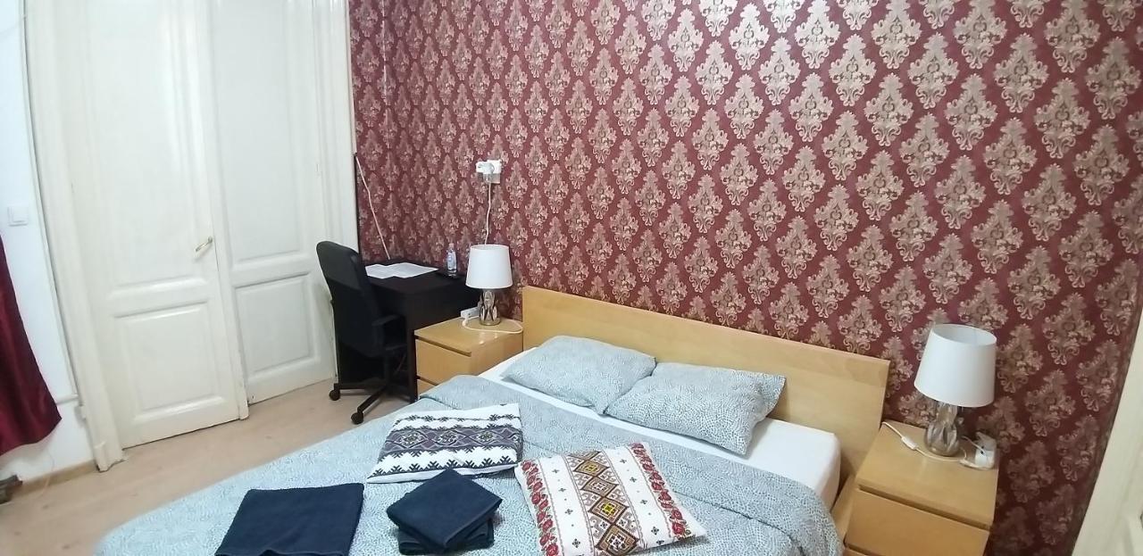 Apartament Domum Unirea, Across The Street Of Old Center *